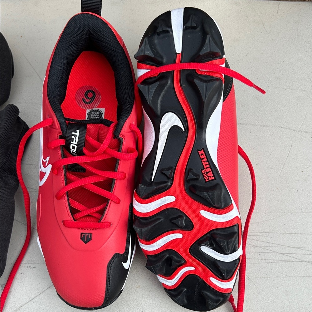Nike Men's Athletic Shoes in Red and Black
